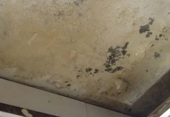 普兰阳台漏水维修公司分享下普兰卫生间渗水维修需要注意哪些问题。